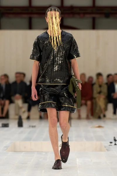 Look 40
